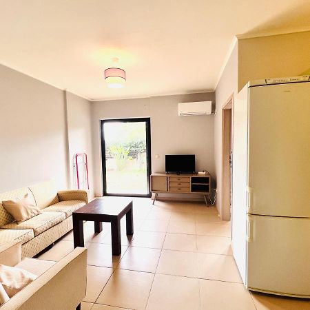 Maos Home Airport Free Shuttle Vravrona Bagian luar foto
